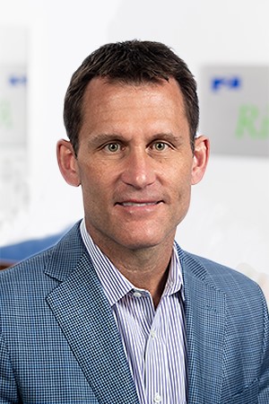 Davychris2 BKG 300X450 (1)