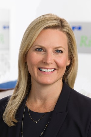 Coleallison8 BKG 300X450