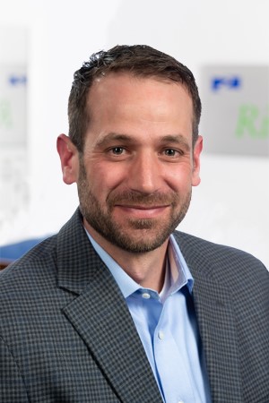 Englanddoug2 BKG 300X450 (1)