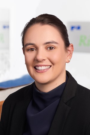 Davieshannah Withbkg 052025 300X450