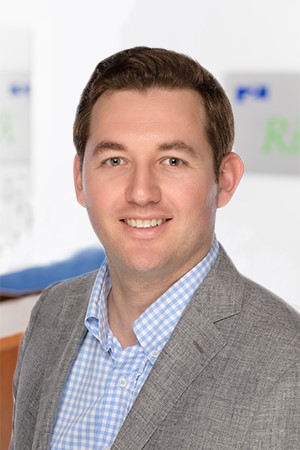 Henderson Scott GRC BKG 300X450