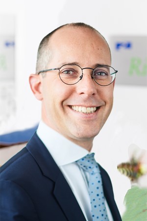 Gaudindamien2 BKG 300X450