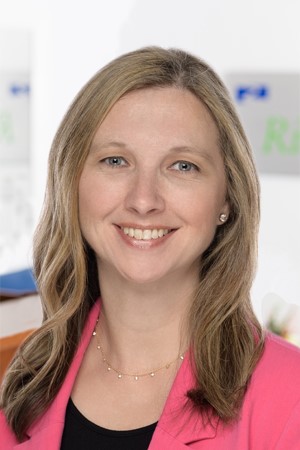 Leitchmaureen2 BKG 300X450